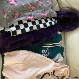 Girls hoodies and sweatshirts SZ 12-16